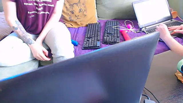 Snapshot of Caroline1995 chatting on March 20, 12:00 pm Caroline1995 online show from March 20, 12:00 pm