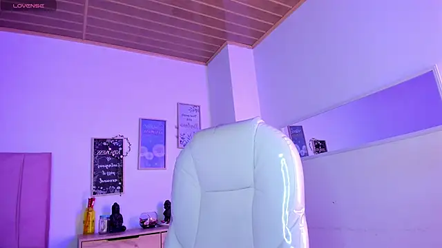 Snapshot of Tenshi_jules chatting on December 9, 11:13 pm Tenshi jules online show from December 9, 11:13 pm