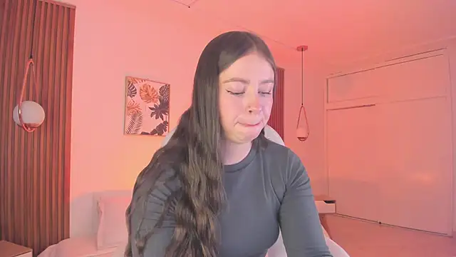 TiffanyWright online show from September 18, 1:02 pm