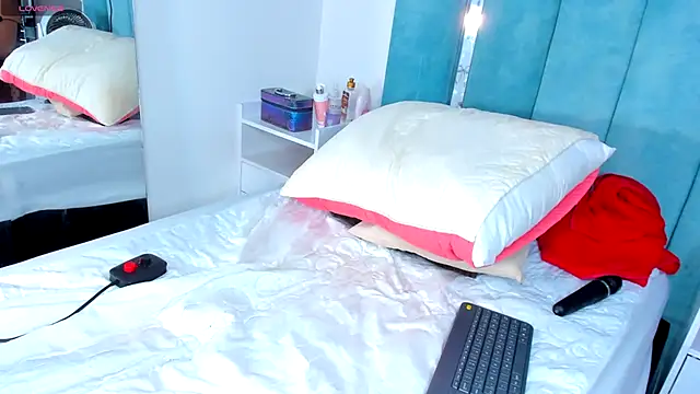 CintiaVega online show from February 25, 3:05 pm