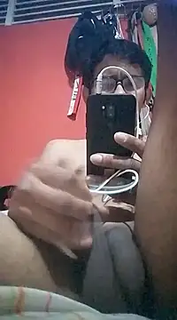 Snapshot of VL25DN26 chatting on February 27, 1:59 am VL25DN26 online show from February 27, 1:59 am