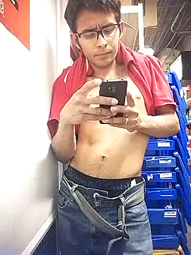 Snapshot of VL25DN26 chatting on February 27, 11:41 am VL25DN26 online show from February 27, 11:41 am