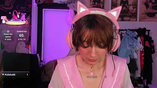 Snapshot of Alicedangerrr chatting on April 23, 6:58 am Alicedangerrr online show from April 23, 6:58 am