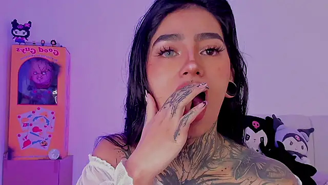 shadowcatt  online show from November 5, 5:24 pm