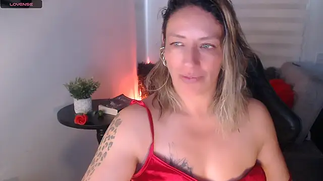 steisyhills online show from February 25, 1:17 pm