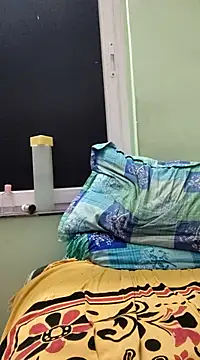 Snapshot of king_boy chatting on February 18, 12:15 am king boy online show from February 18, 12:15 am