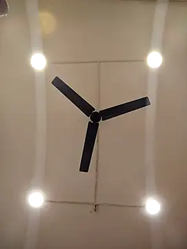 Snapshot of king_boy chatting on February 15, 7:54 pm king boy online show from February 15, 7:54 pm