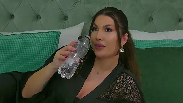 Snapshot of itsjessiebabe chatting on January 8, 3:28 pm itsjessiebabe online show from January 8, 3:28 pm