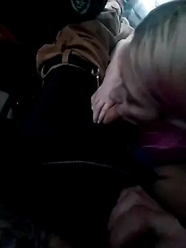 Snapshot of Throats chatting on December 7, 9:00 pm Throats online show from December 7, 9:00 pm