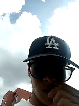 Snapshot of Cuervo_maniaco chatting on December 2, 3:25 pm Cuervo maniaco online show from December 2, 3:25 pm