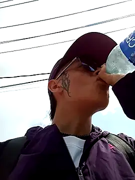 Snapshot of Cuervo_maniaco chatting on December 26, 6:12 pm Cuervo maniaco online show from December 26, 6:12 pm