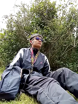 Snapshot of Cuervo_maniaco chatting on October 8, 4:37 pm Cuervo maniaco online show from October 8, 4:37 pm