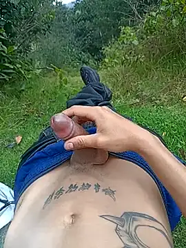 Snapshot of Cuervo_maniaco chatting on October 30, 5:35 pm Cuervo maniaco online show from October 30, 5:35 pm