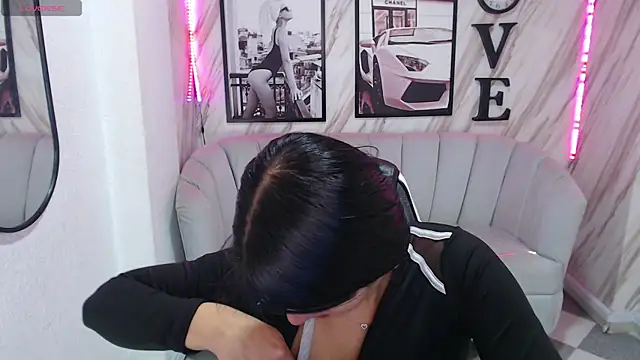 Snapshot of _samantha_b chatting on March 13, 12:46 pm samantha b online show from March 13, 12:46 pm