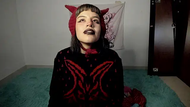 Snapshot of Lucyfx666 chatting on December 4, 7:28 am Lucyfx666 online show from December 4, 7:28 am