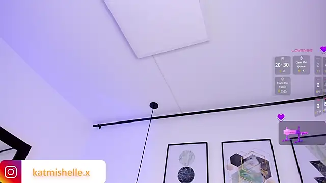  mishelle online show from April 11, 7:45 am