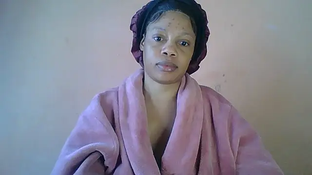 Snapshot of NAUGHTYSHALOTXX chatting on June 22, 8:44 am NAUGHTYSHALOTXX online show from June 22, 8:44 am