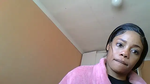 Snapshot of NAUGHTYSHALOTXX chatting on June 29, 8:53 am NAUGHTYSHALOTXX online show from June 29, 8:53 am