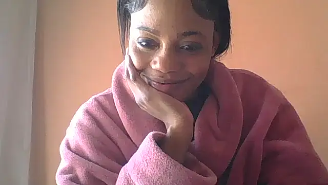 Snapshot of NAUGHTYSHALOTXX chatting on June 29, 10:15 am NAUGHTYSHALOTXX online show from June 29, 10:15 am