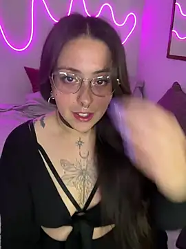 Snapshot of Mizztikaa chatting on December 25, 5:05 am Mizztikaa online show from December 25, 5:05 am