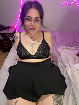 Snapshot of Mizztikaa chatting on February 7, 4:06 am Mizztikaa online show from February 7, 4:06 am