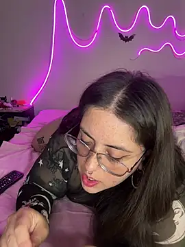 Snapshot of Mizztikaa chatting on March 16, 10:42 pm Mizztikaa online show from March 16, 10:42 pm