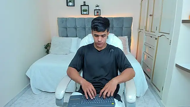 Rob saenz  online show from February 25, 1:28 pm