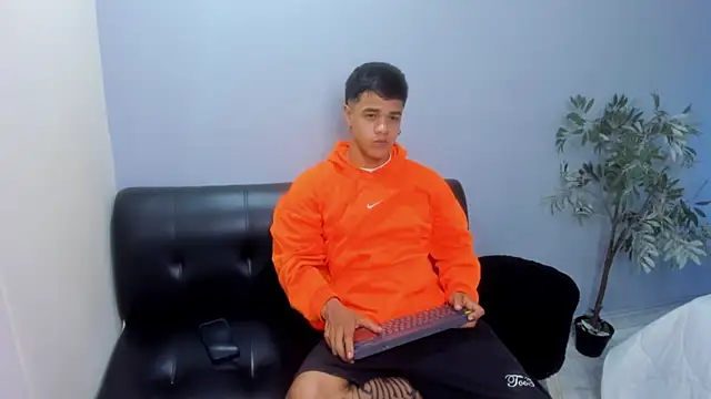 Rob saenz  online show from March 7, 10:10 pm