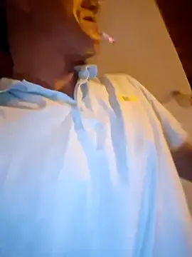 Snapshot of leoytessa_10 chatting on October 15, 10:04 am leoytessa 10 online show from October 15, 10:04 am