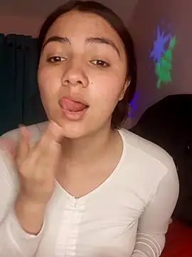 Snapshot of Nahiara_velez chatting on December 25, 10:27 pm Nahiara velez online show from December 25, 10:27 pm