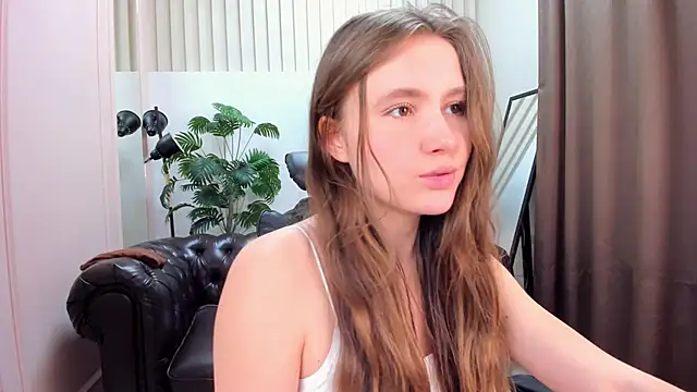 MaryannSoftt online show from February 5, 6:26 pm