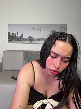 Snapshot of SophieRoyals chatting on May 27, 1:41 pm SophieRoyals online show from May 27, 1:41 pm
