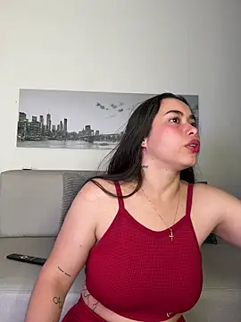Snapshot of SophieRoyals chatting on May 31, 2:13 pm SophieRoyals online show from May 31, 2:13 pm