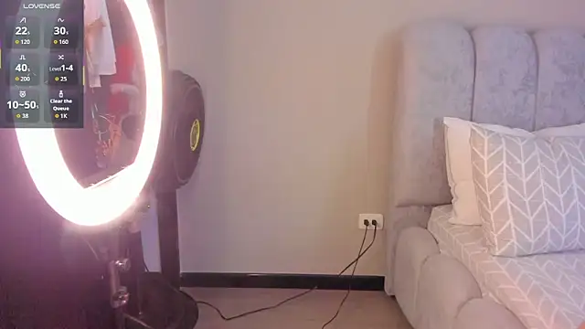 ashlyestone online show from November 19, 5:02 pm