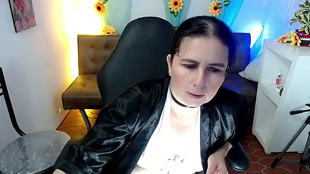 victoria jones online show from March 4, 1:28 pm