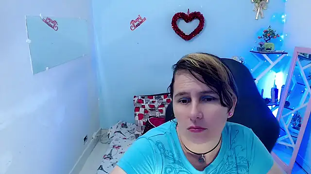 Snapshot of victoria_jones chatting on February 4, 2:34 pm victoria jones online show from February 4, 2:34 pm