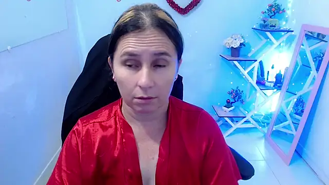 Snapshot of victoria_jones chatting on February 13, 3:52 pm victoria jones online show from February 13, 3:52 pm