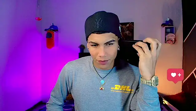 Damian latinxxx online show from March 13, 3:00 am