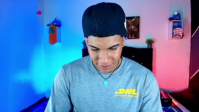 Damian latinxxx online show from March 13, 6:05 am