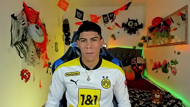 Damian latinxxx online show from October 27, 3:10 am