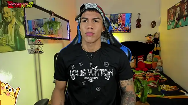 Snapshot of Damian_latinxxx chatting on May 10, 3:12 am Damian latinxxx online show from May 10, 3:12 am