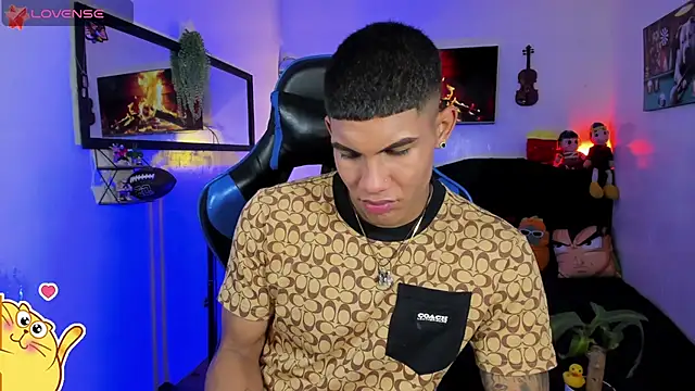 Snapshot of Damian_latinxxx chatting on May 15, 6:59 pm Damian latinxxx online show from May 15, 6:59 pm
