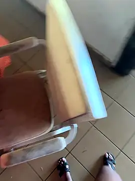 Snapshot of _Gyy_ chatting on October 12, 8:35 am Gyy online show from October 12, 8:35 am