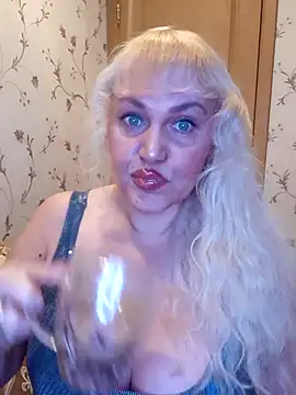 IsabellaBoni online show from December 18, 7:03 am