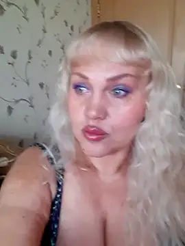 IsabellaBoni online show from April 25, 6:49 am