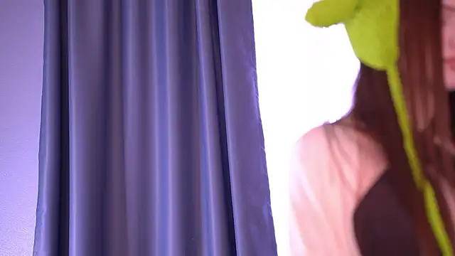 Snapshot of Bellacle chatting on May 31, 9:38 am Bellacle online show from May 31, 9:38 am
