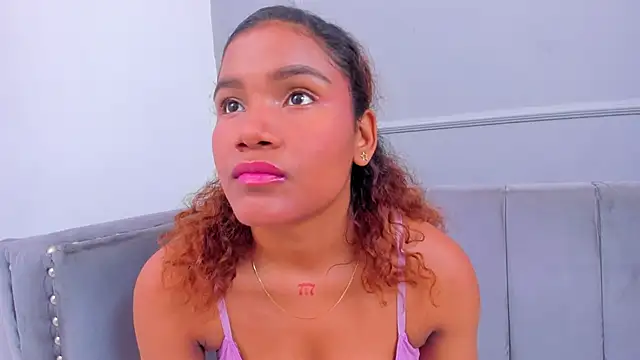 Snapshot of Isabellsmmith chatting on January 11, 6:56 am Isabellsmmith online show from January 11, 6:56 am
