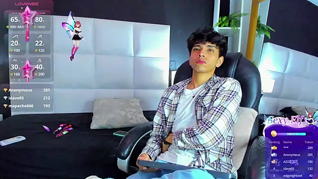 Snapshot of Santy_carrington chatting on December 19, 7:29 am Santy carrington online show from December 19, 7:29 am