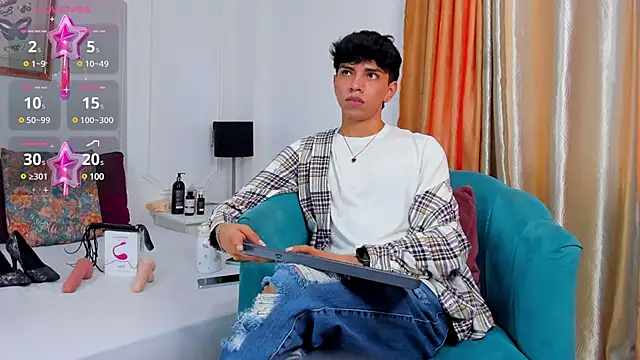 Snapshot of Santy_carrington chatting on January 10, 8:04 pm Santy carrington online show from January 10, 8:04 pm