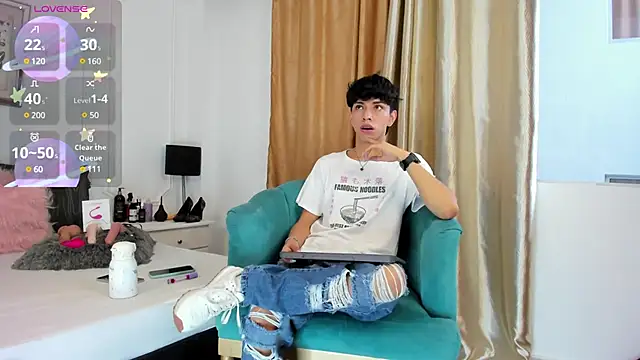 Snapshot of Santy_carrington chatting on January 24, 12:52 pm Santy carrington online show from January 24, 12:52 pm